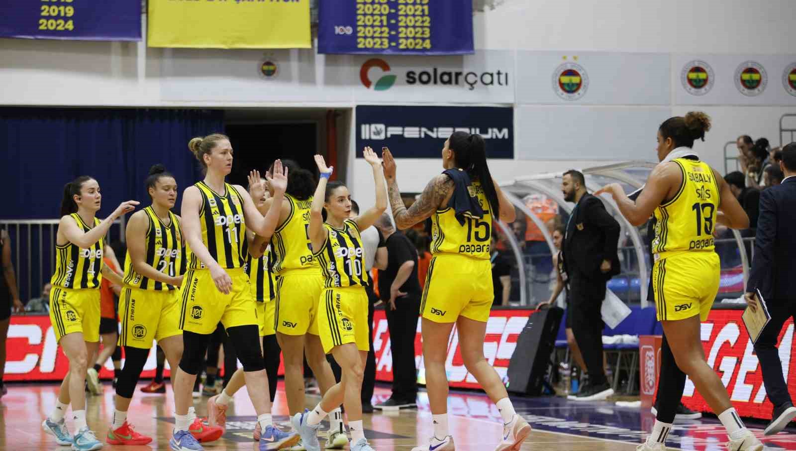 Fenerbahçe seride 1-0 öne geçti