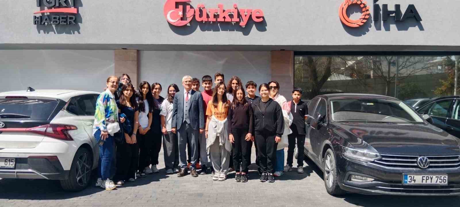 Öğrencilerden İhlas Haber Ajansı’na ziyaret