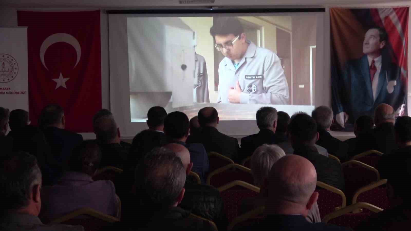 Amasya Valisi, mesleki eğitim çalıştayına ilgi göstermeyen özel sektörü uyardı: "Yoksa bütün okullar robotik kodlama yapar"