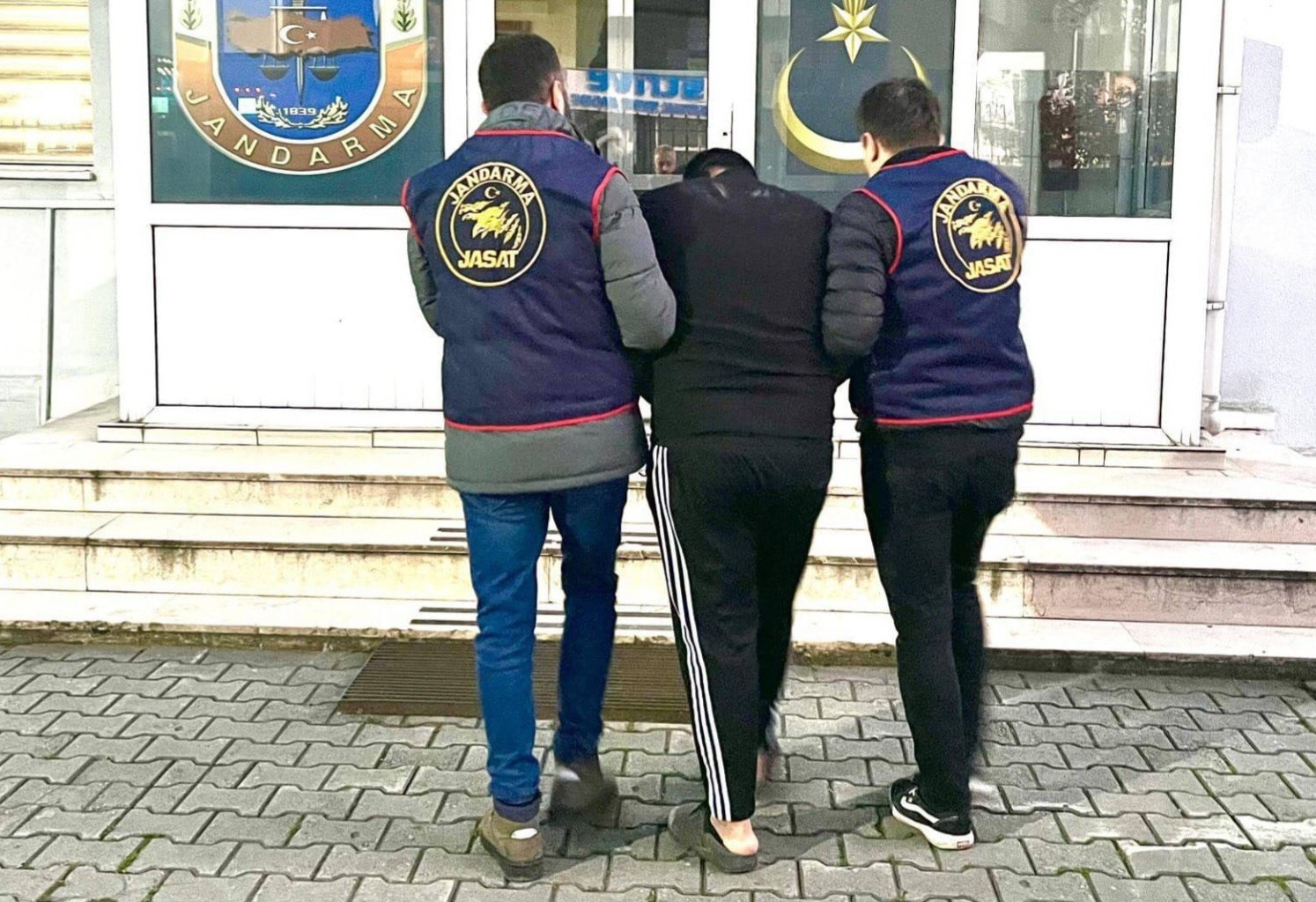 Samsun’da 19 yıl 4 ay hapis cezası bulunan şahıs yakalandı