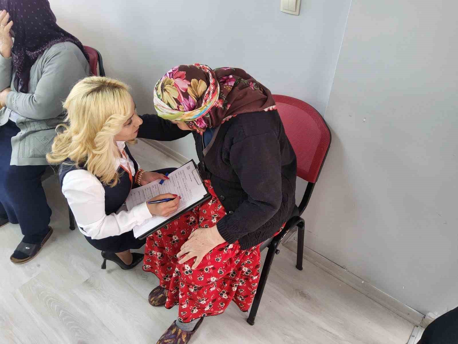 Kars’ta Açık Kapı’dan huzur evine ziyaret