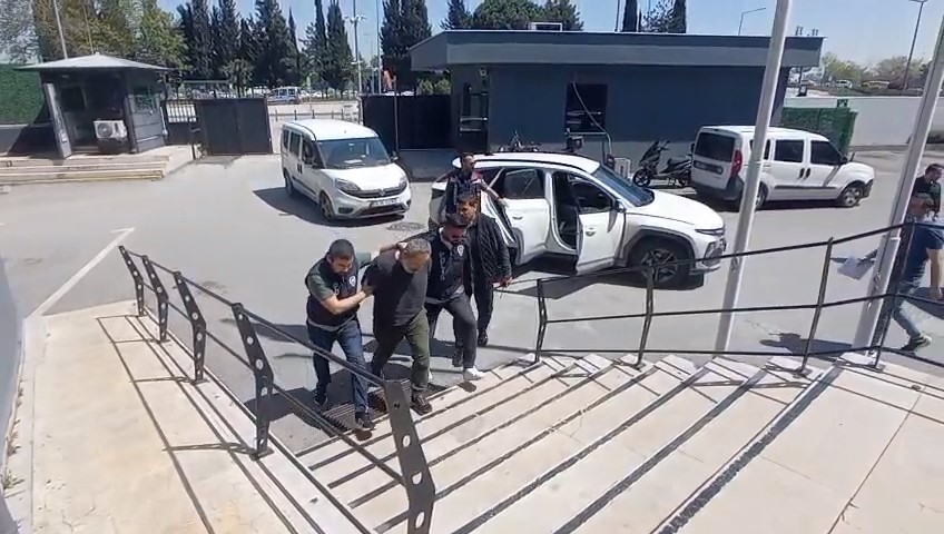 52 suç kaydı vardı, 33 suçtan 20 yıl hapis cezasıyla aranıyordu...Yakalandı