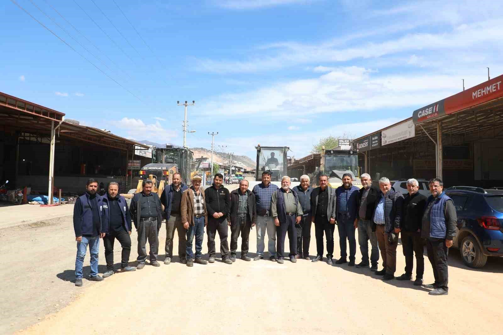 Kırıkhan’da sanayi sitesinde yollar asfaltlandı