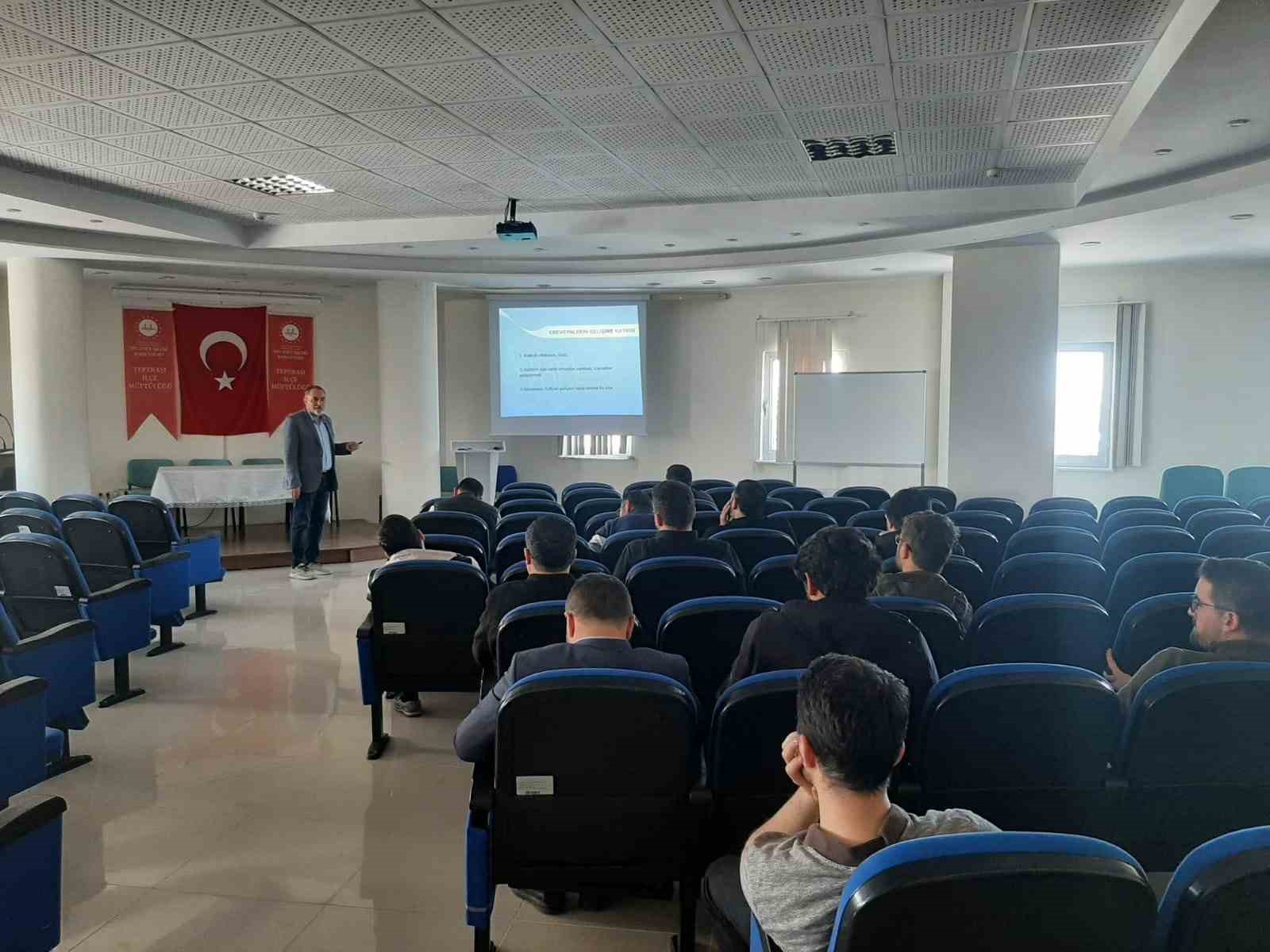 ’Aile İçi İletişim Yöntemleri’ eğitimi gerçekleştirildi