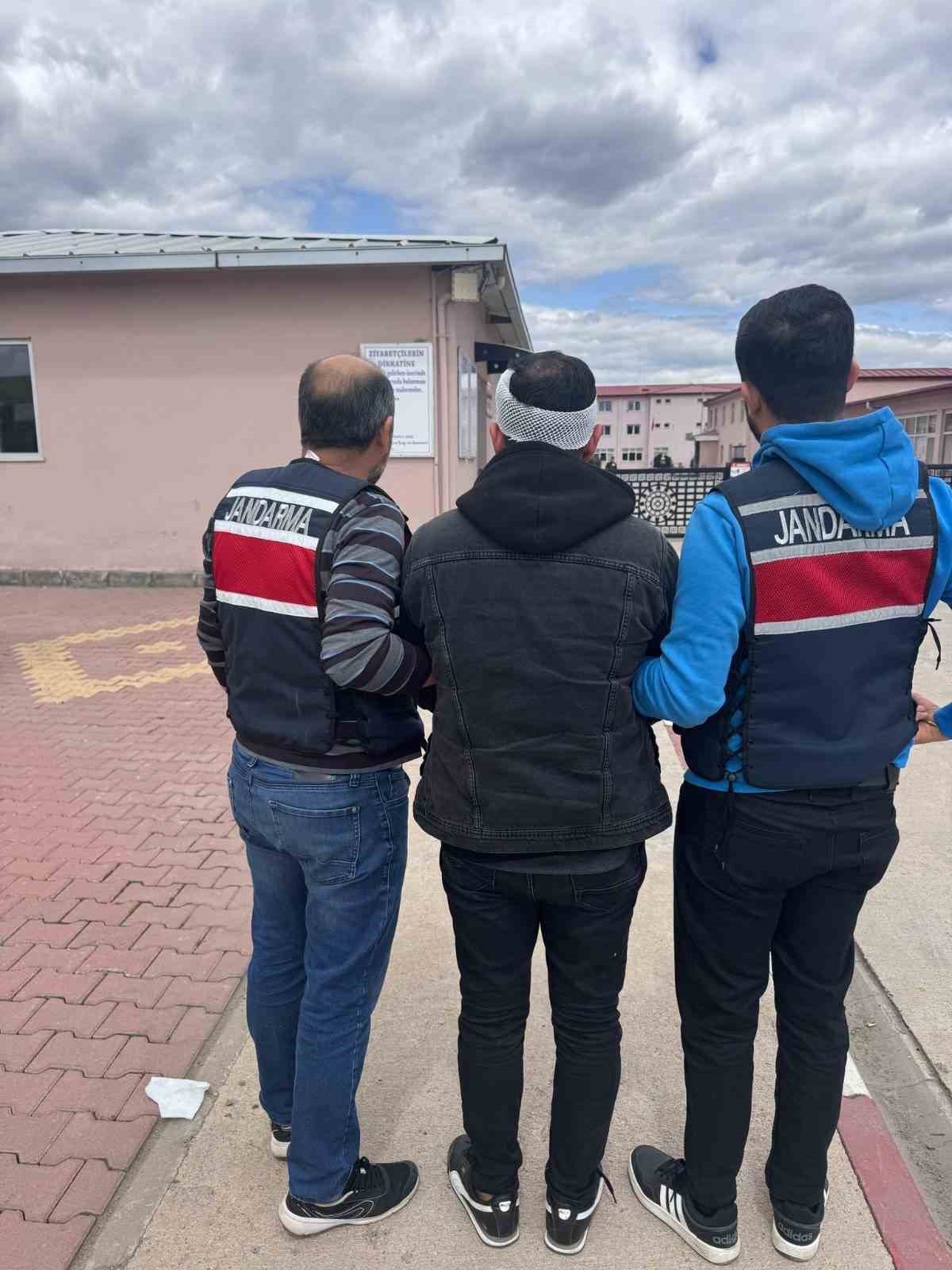 Kahramanmaraş’ta 3 hükümlü yakalanıp cezaevine gönderildi