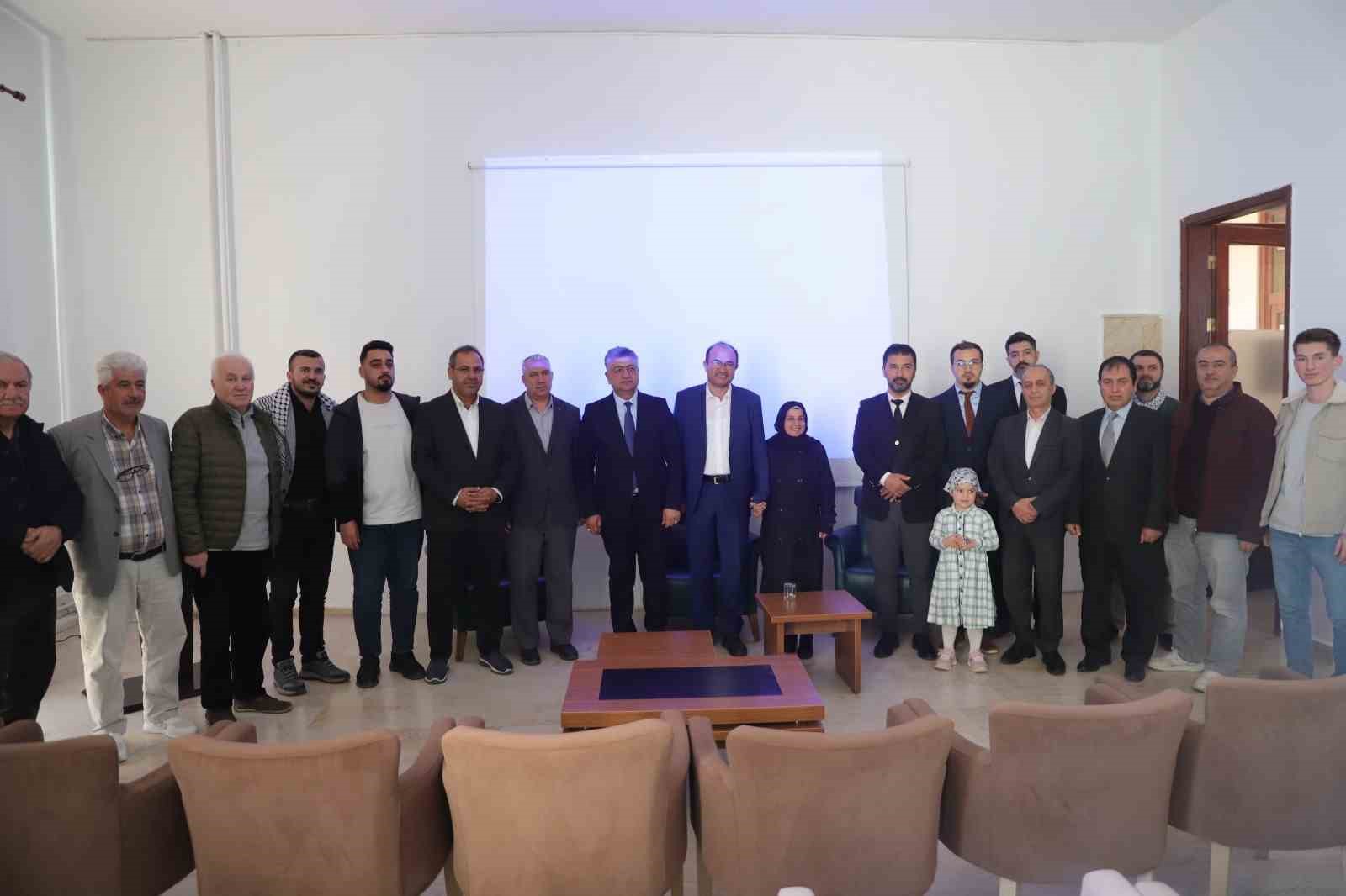 Prof. Dr. Uygun, g&ouml;n&uuml;ll&uuml; doktor olarak 65 g&uuml;n g&ouml;rev yaptığı Gazze&rsquo;de yaşadıklarını anlattı
