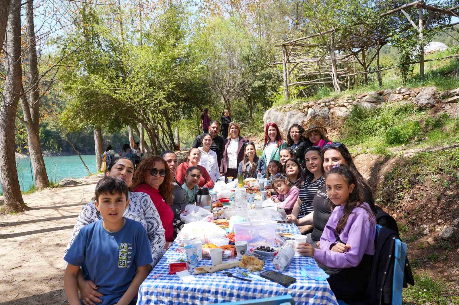 Tarsuslu kadınlar doğada buluştu
