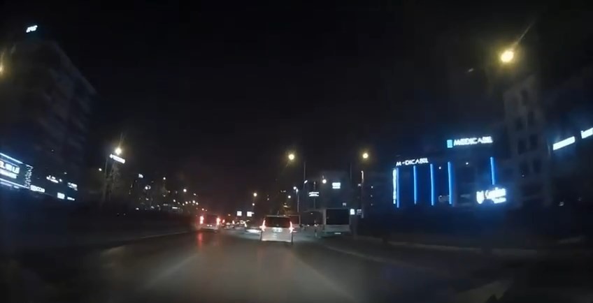 Makas atan araçlar, trafiği tehlikeye soktu
