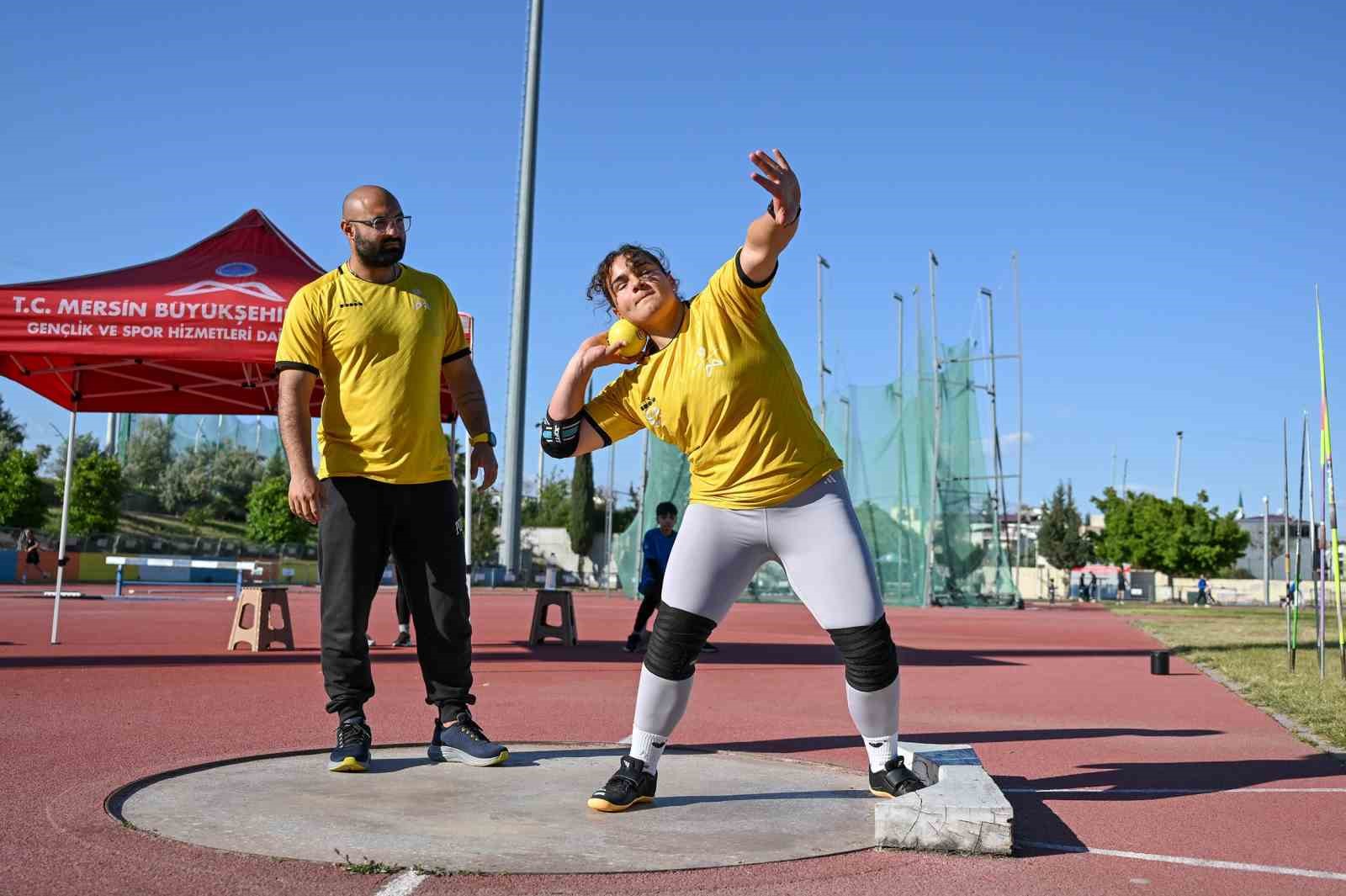 Mersinli sporcu d&uuml;nya 2&rsquo;ncisi oldu
