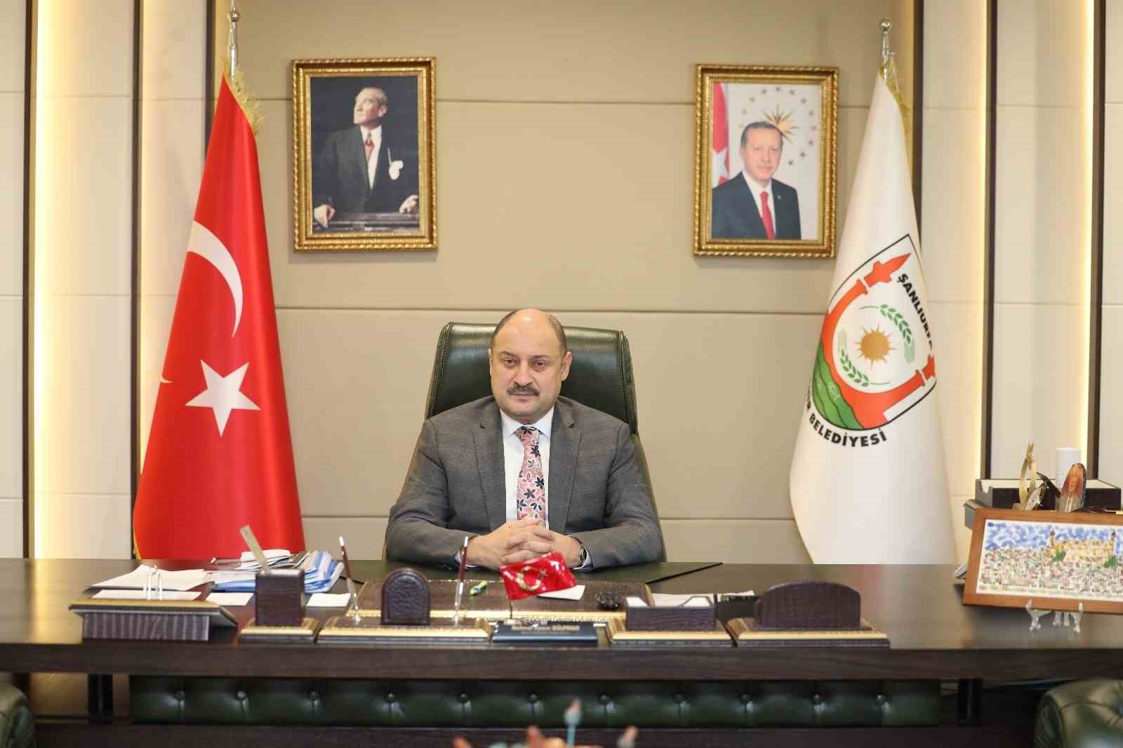 Gülpınar&rsquo;a uluslararası ilişkilerde yılın üstün hizmet ödülü