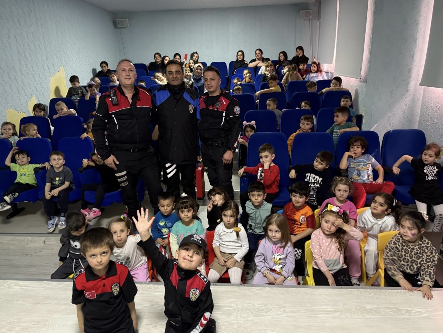 Bilecik&rsquo;te miniklere polis eğitimi
