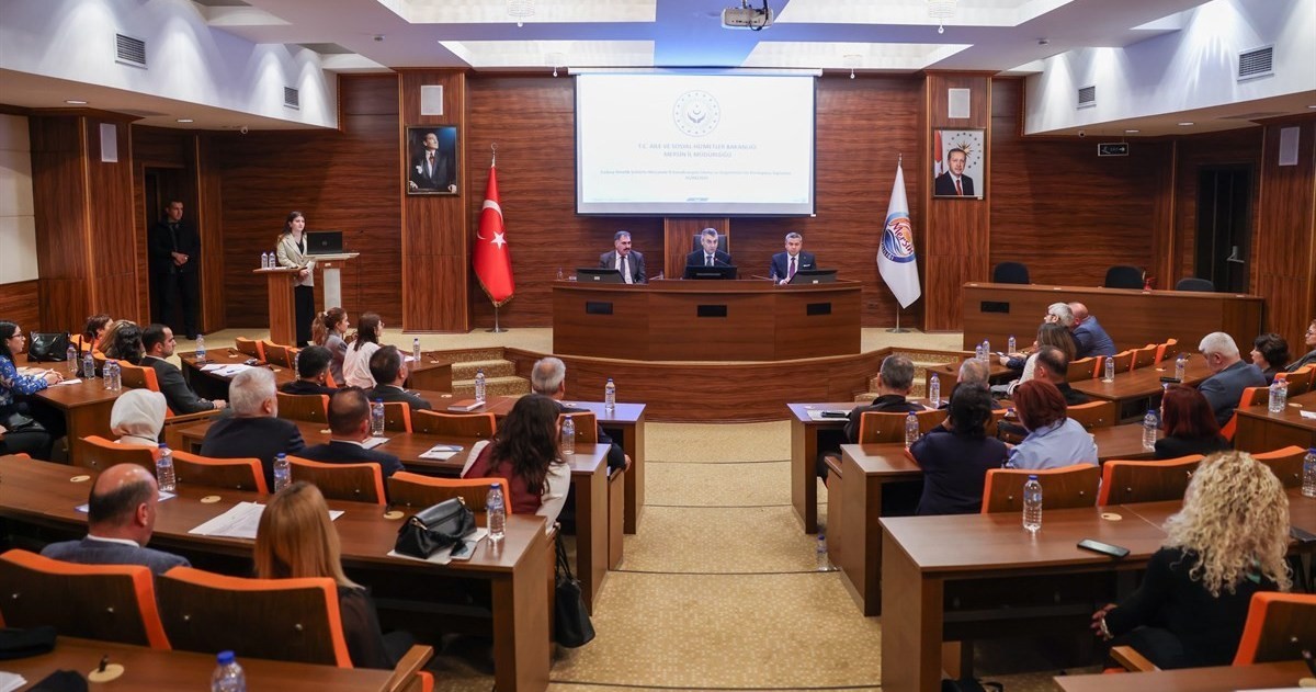 Vali Toros: "Kadına yönelik şiddetle sonuna kadar mücadele edeceğiz"