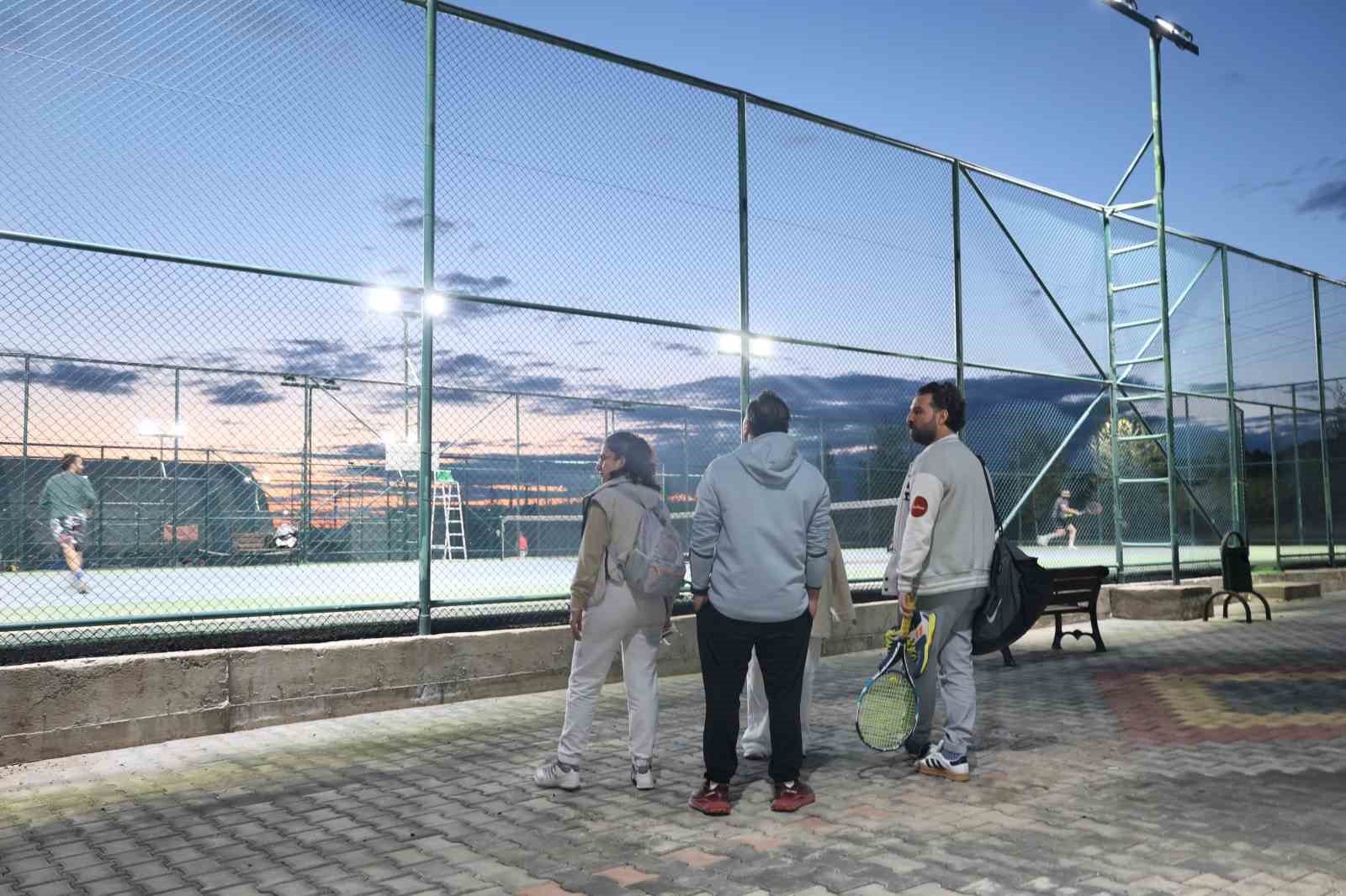 Kortta kıran kırana mücadele