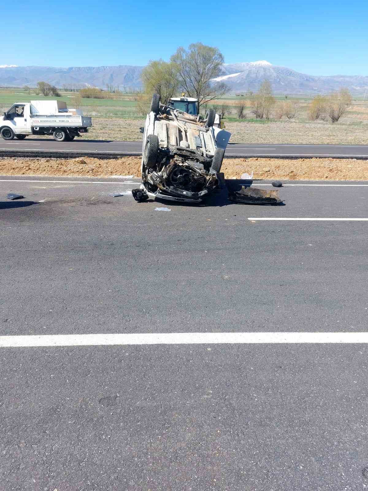 Şarkikaraağaç’ta takla atan otomobilin sürücüsü yaralandı