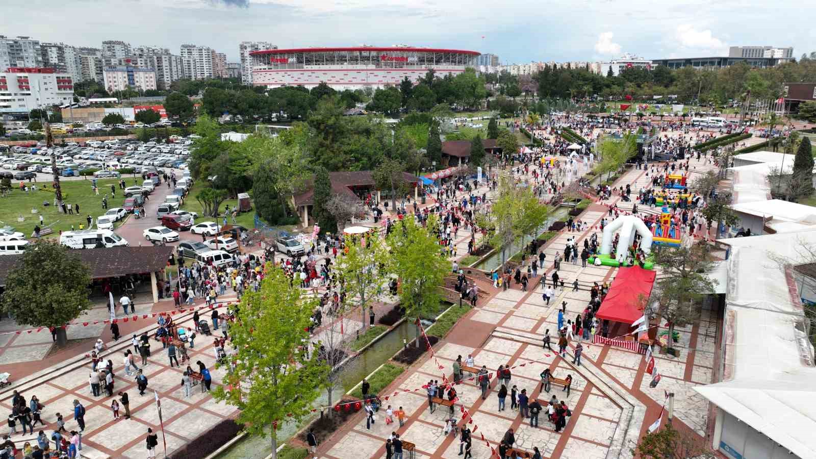 Antalya Büyükşehir Belediyesi’nden 23 Nisan’a özel program