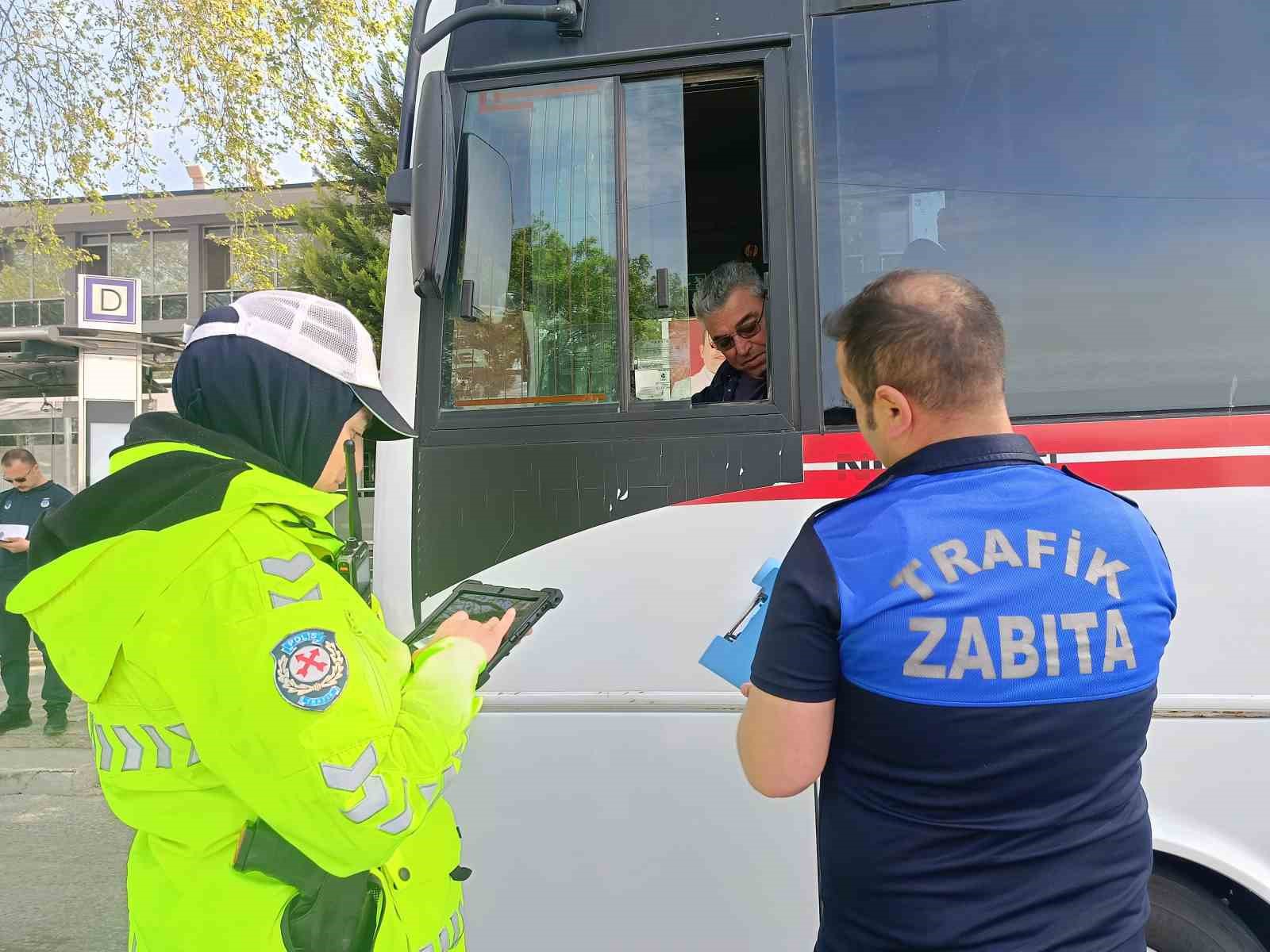 Toplu taşıma araçları ve ticari taksilere sıkı denetim