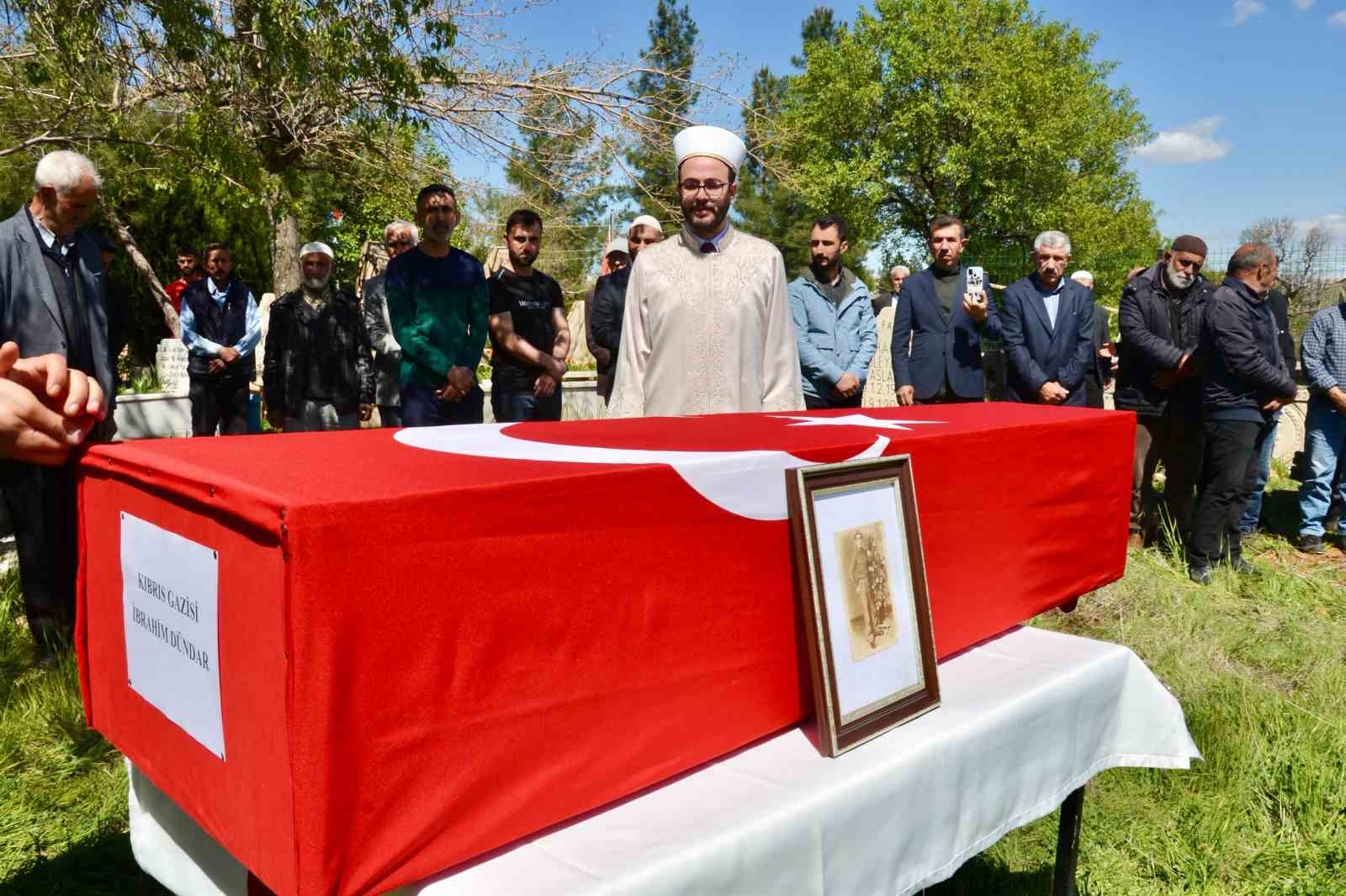 Mardin&rsquo;de Kıbrıs gazisi son yolculuğuna uğurlandı