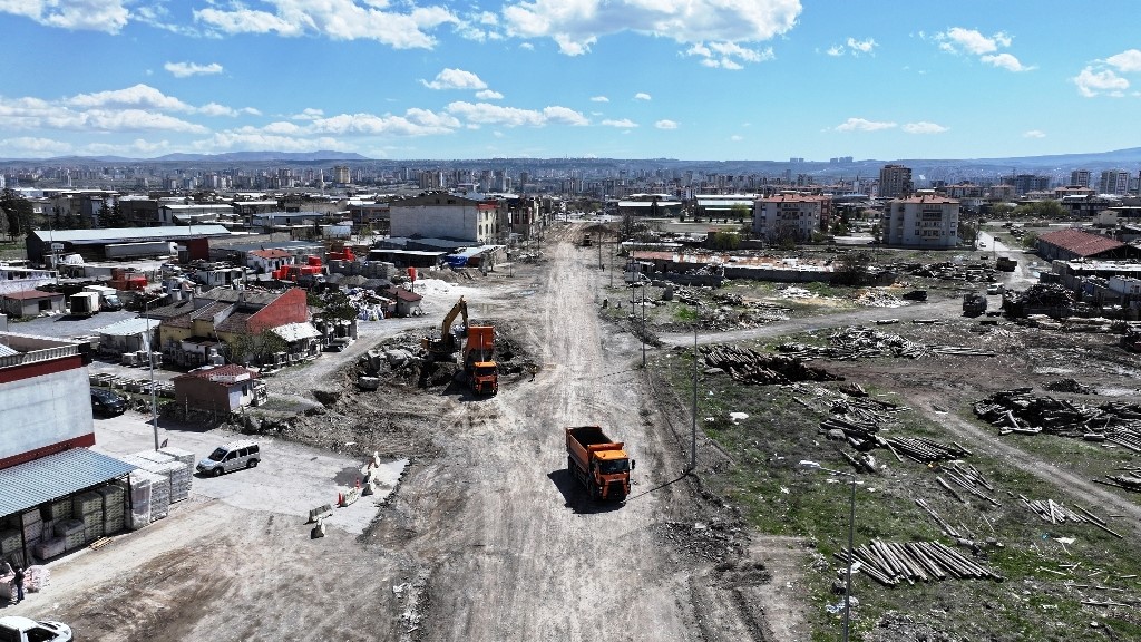 Başkan &Ccedil;olakbayrakdar: "30 metrelik yeni bulvarla Kayabaşı yeni &ccedil;ehreye kavuşacak"
