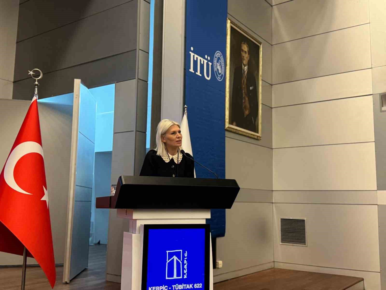 Başkan Subaşı düzenlenen konferansta kerpiç mimarisi hakkında konuştu