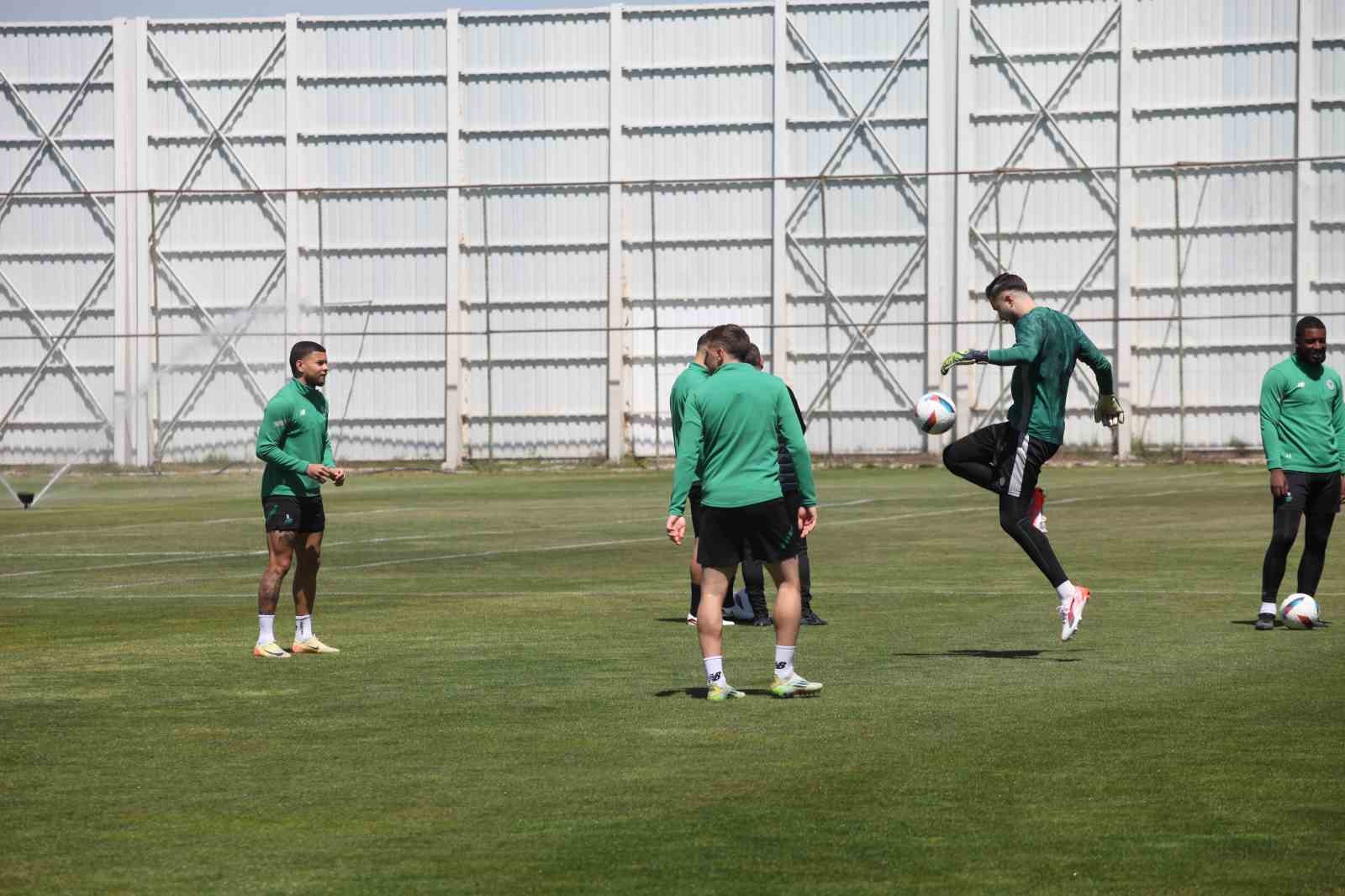 Recep U&ccedil;ar: "İyi bir sonu&ccedil;la şehrimize d&ouml;nmek istiyoruz"
