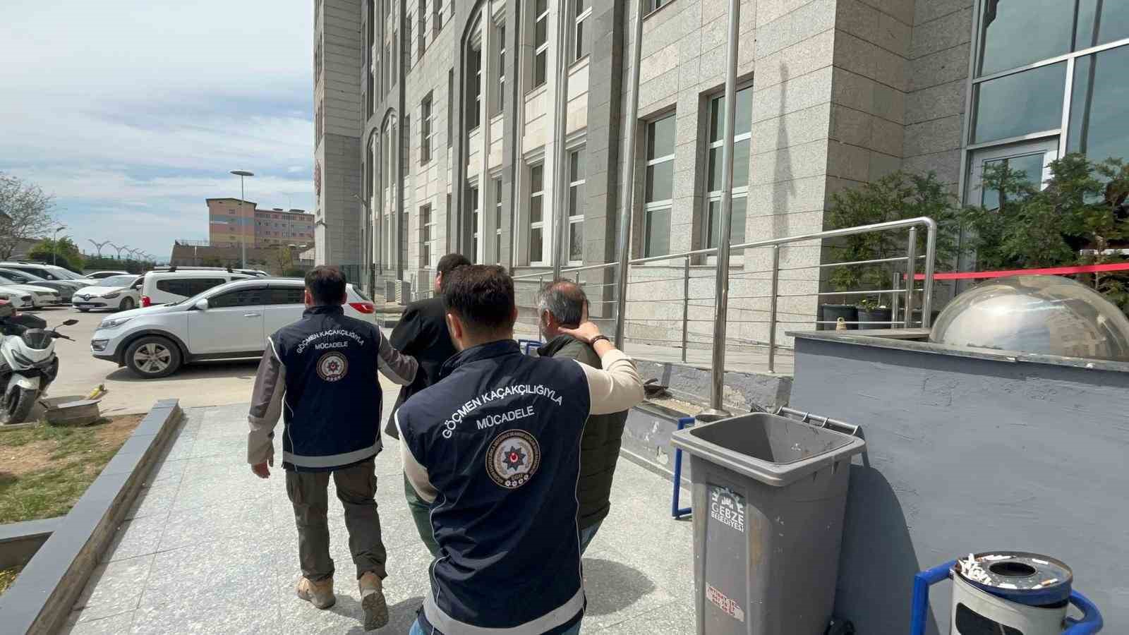 Göçmen kaçaklığı operasyonu: 2 kişi tutuklandı