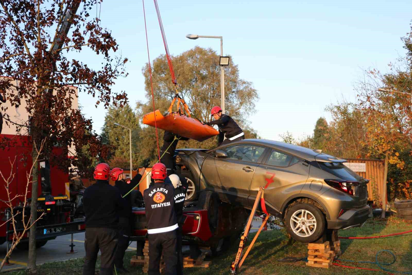 Sakarya Büyükşehir İtfaiyesi’nden 2025’in ilk üç ayında 9 bin 527 vatandaşa tatbikat ve yangın eğitimi