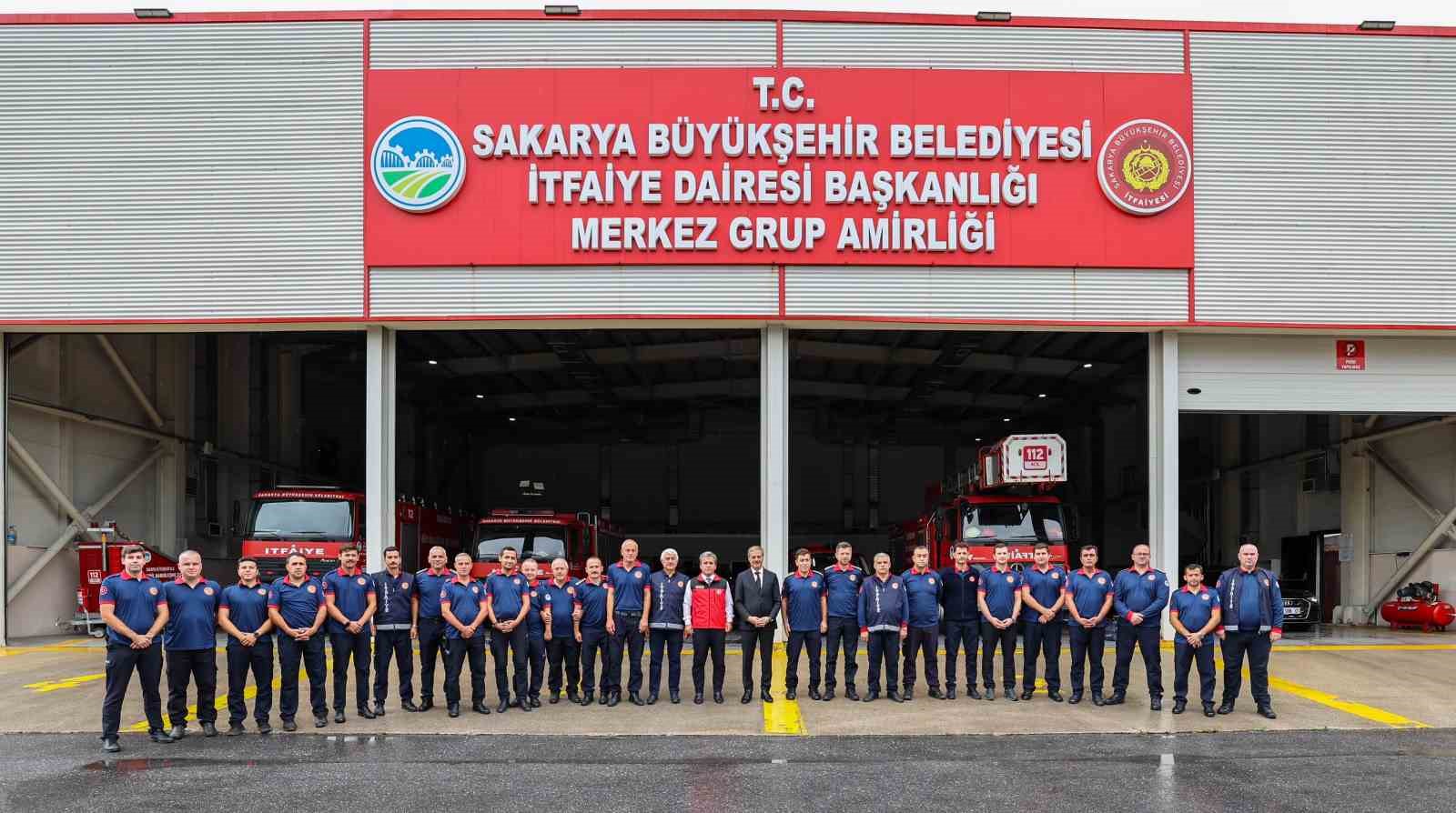 Sakarya B&uuml;y&uuml;kşehir İtfaiyesi&rsquo;nden 2025&rsquo;in ilk &uuml;&ccedil; ayında 9 bin 527 vatandaşa tatbikat ve yangın eğitimi
