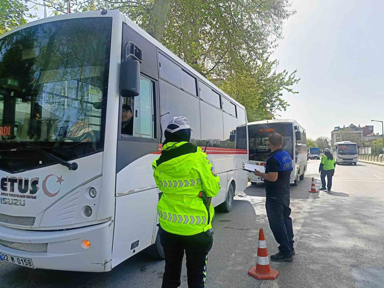 Toplu taşıma araçları ve ticari taksilere sıkı denetim