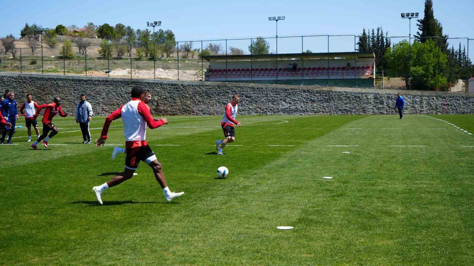 Emmanuel Boateng: "Başakşehir maçını kazanmak istiyoruz"