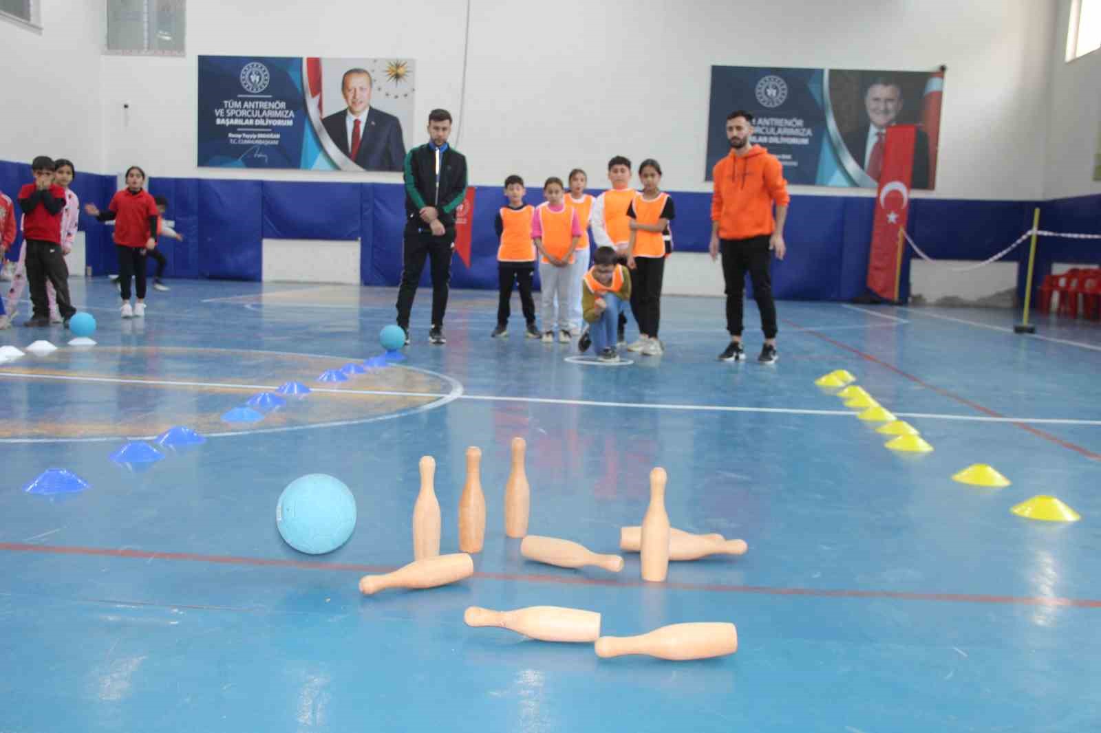 Cizre’de ilkokul öğrencileri fiziksel etkinliklerde buluşuyor