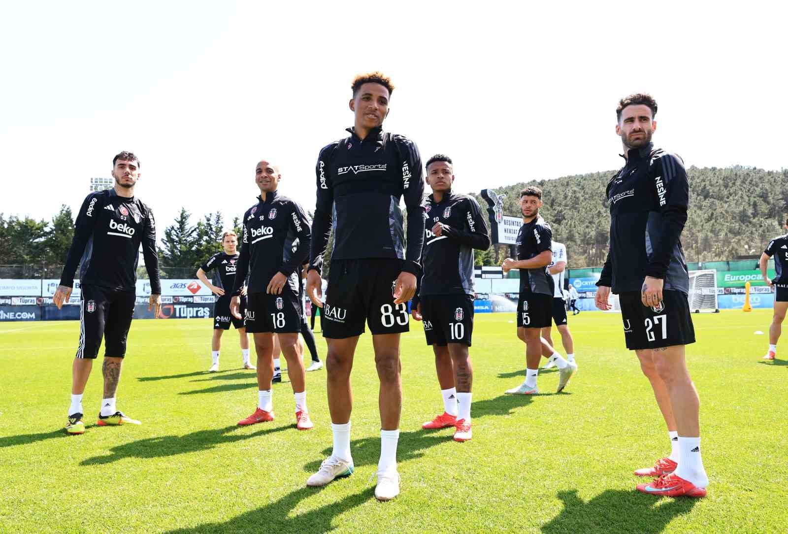 Beşiktaş kondisyon ve taktik çalıştı