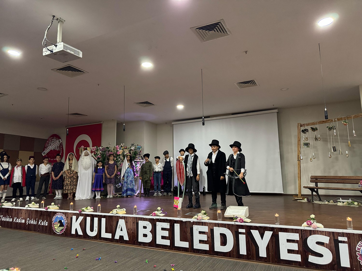 Kula&rsquo;da K&uuml;t&uuml;phaneler Haftası coşkuyla kutlandı
