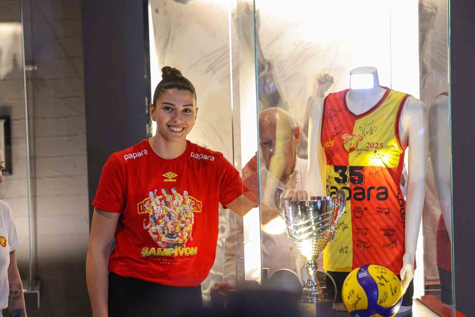 Göztepe Voleybol, kaptan Ceren’le sözleşme uzattı