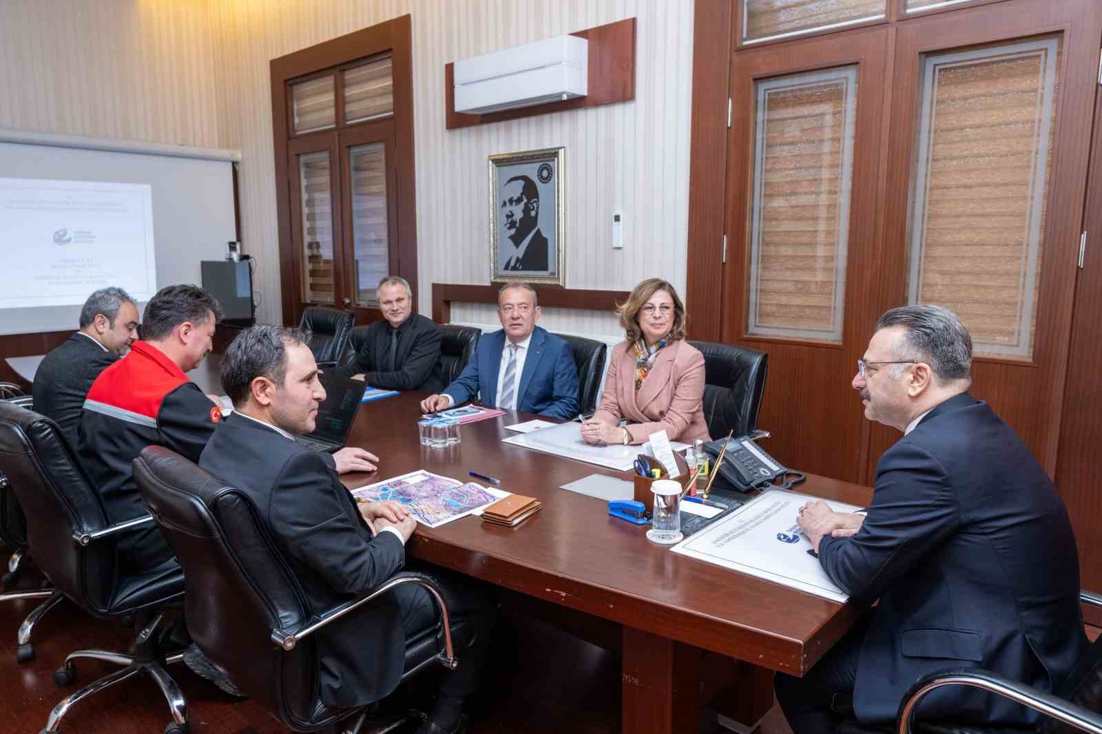 &rsquo;Kuşak Yollar Projesi&rsquo; ile ilgili değerlendirme toplantısı d&uuml;zenlendi
