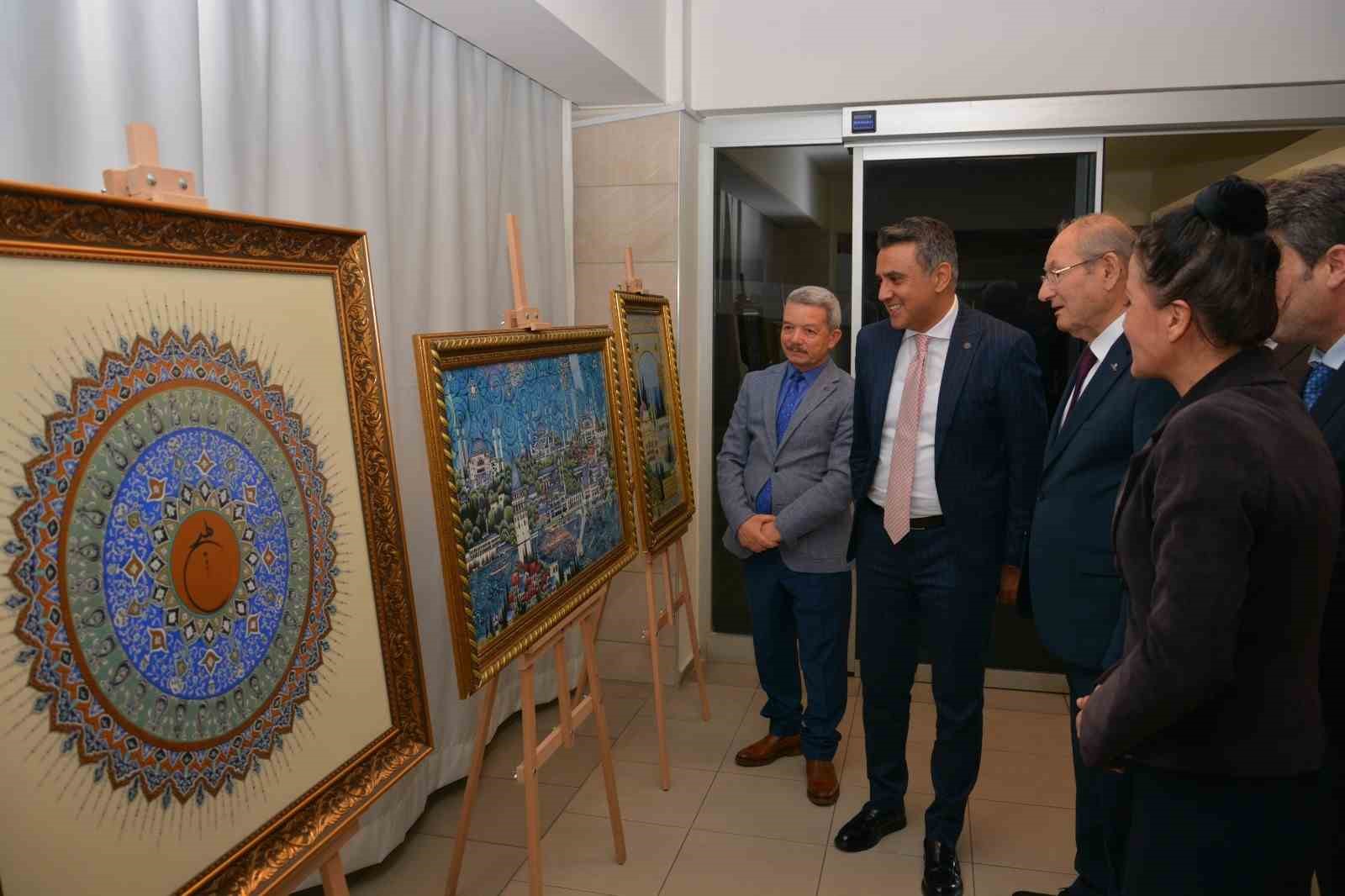 Minyatür eserler beğeni topladı