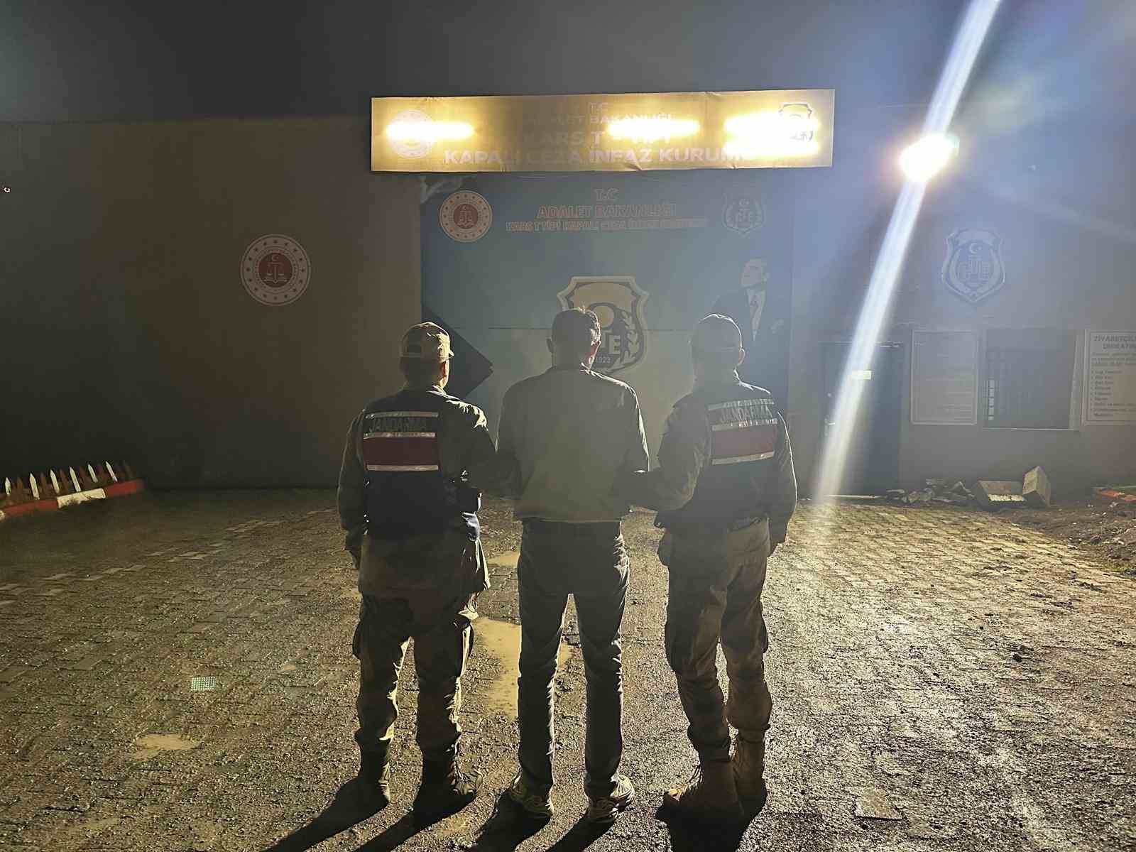 Kars&rsquo;ta jandarmadan uyuşturucu operasyonu
