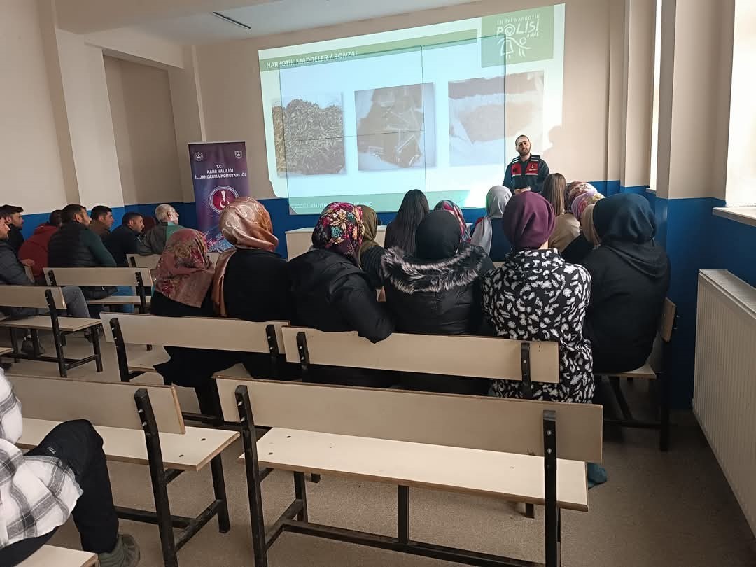 Kars&rsquo;ta Jandarma&rsquo;dan Anne Adaylarına "En İyi Narkotik Polisi Anne Eğitimi"
