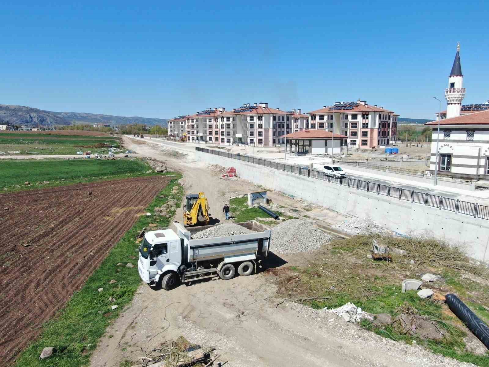 İnönü ilçesinde yol çalışmaları başladı