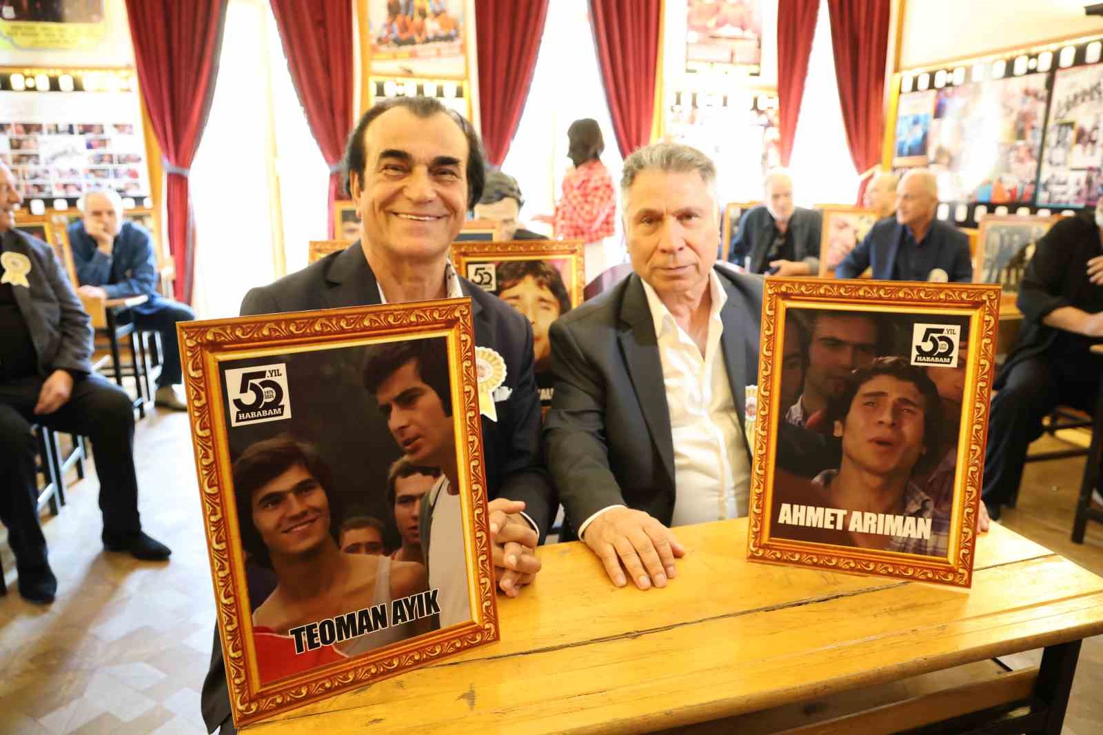 Hababam Sınıfı 50’nci yılını kutladı: Yarım asır sonra aynı sıralara oturdular