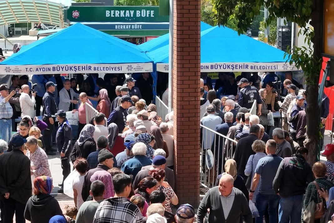 Aydın B&uuml;y&uuml;kşehir Belediyesi&rsquo;nin ata tohumu vatandaşla buluştu
