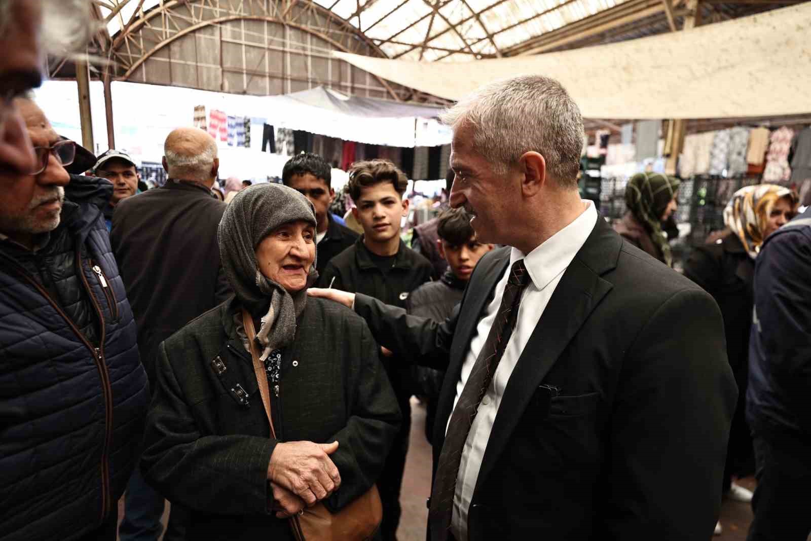 Tahmazoğlu, semt pazarı esnafını ziyaret etti
