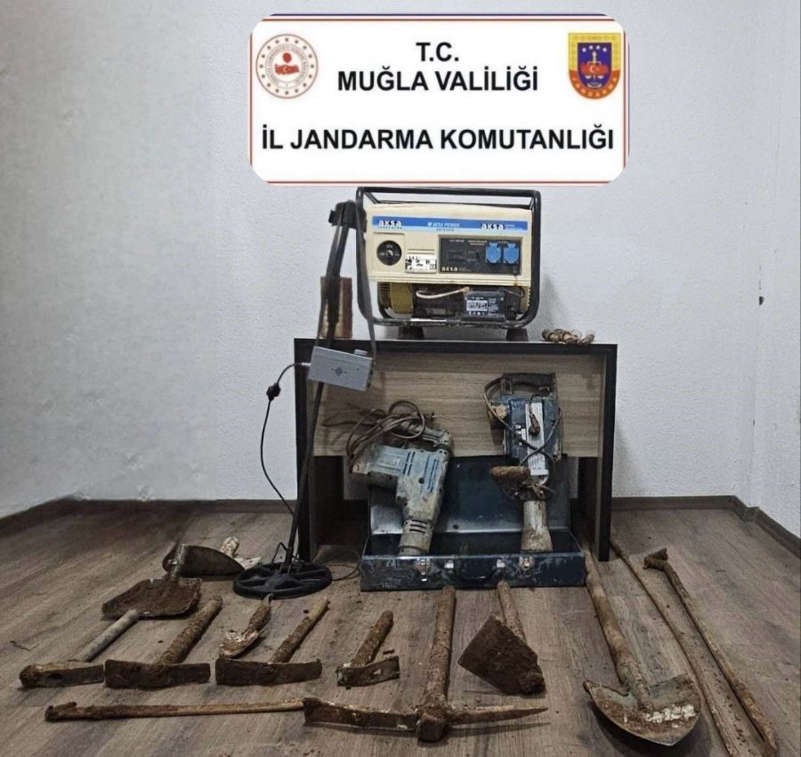 Marmaris’te kaçak kazıya jandarma baskını: 5 tutuklama