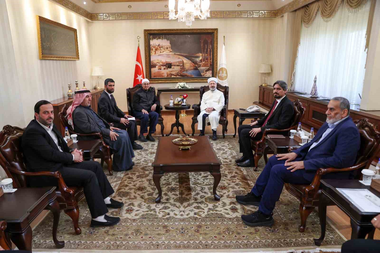 Diyanet İşleri Başkanı Erbaş, Filistinli Alimler Heyet’ini kabul etti