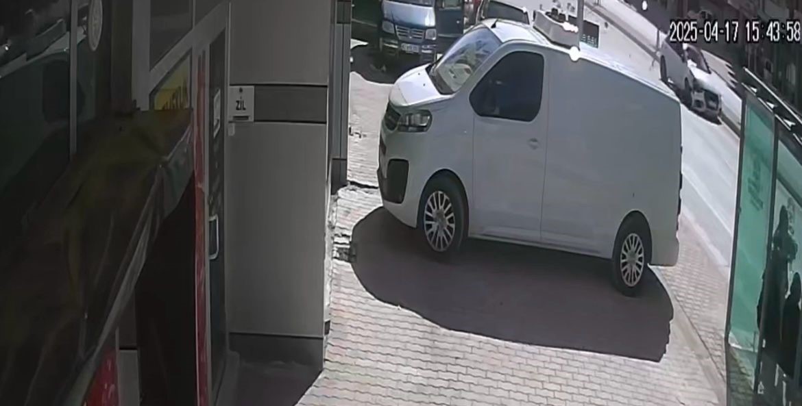 Konya’da otomobilin çarptığı çocuğun öldüğü kaza anı kamerada