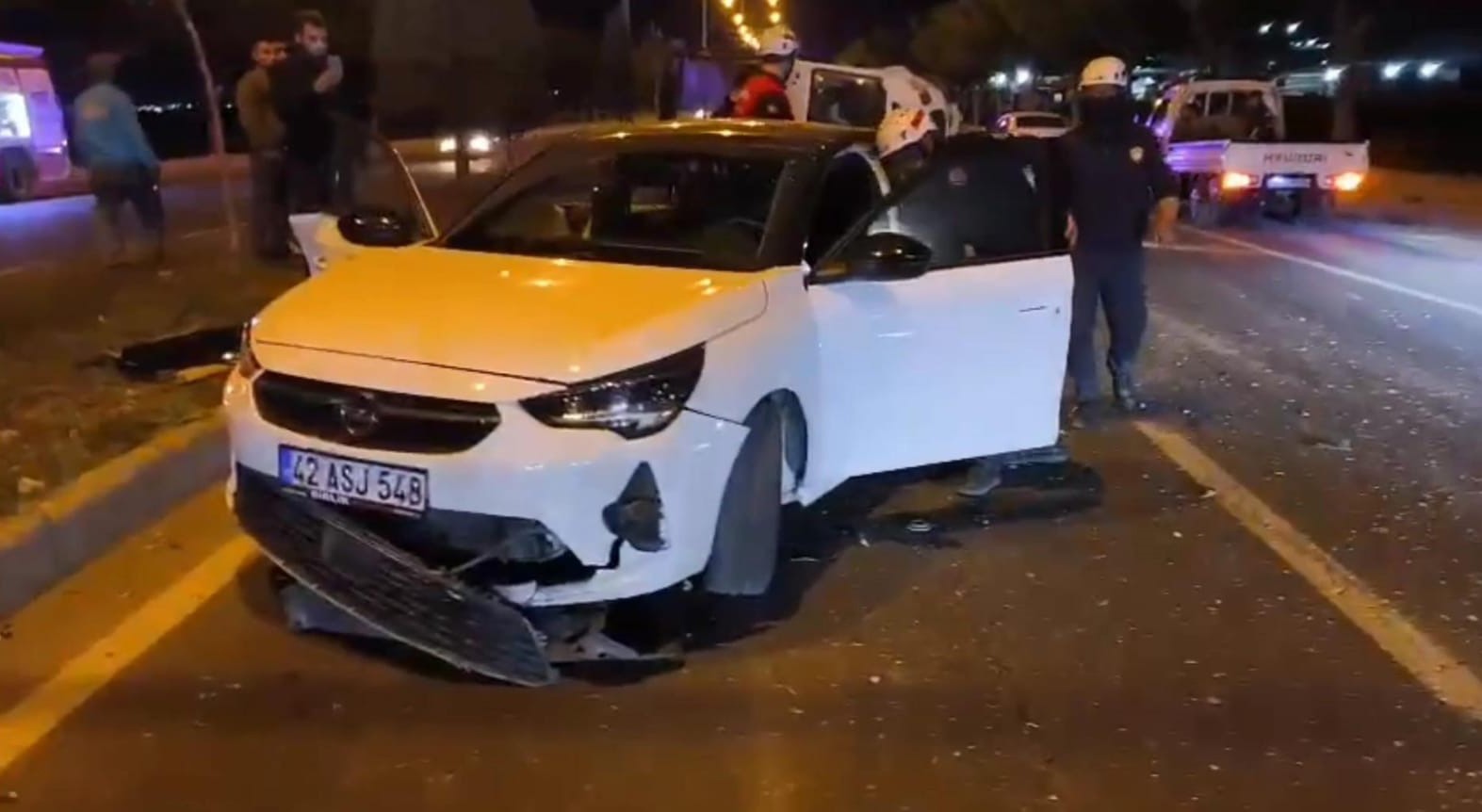 Şanlıurfa’da kamyonet ile otomobil çarpıştı: 4 yaralı