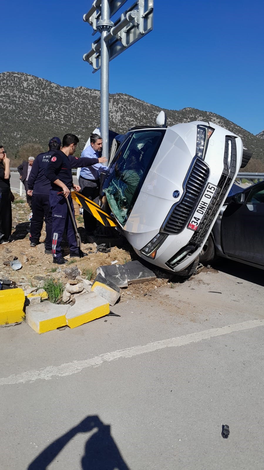 Antalya’da trafik kazası: 2 yaralı