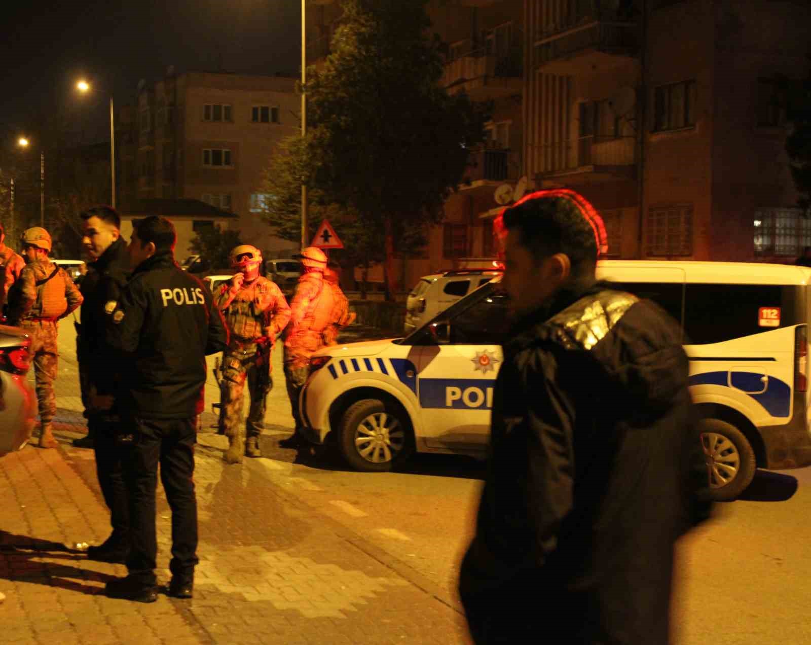 Tüfekle etrafa ateş açan şahıs 3 saatte ikna edildi