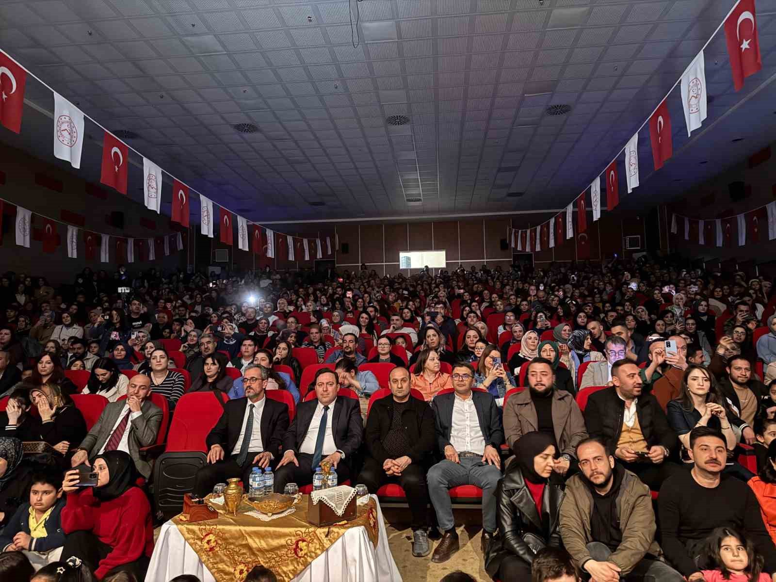 Ağrı’da 90’lar rüzgârı esti