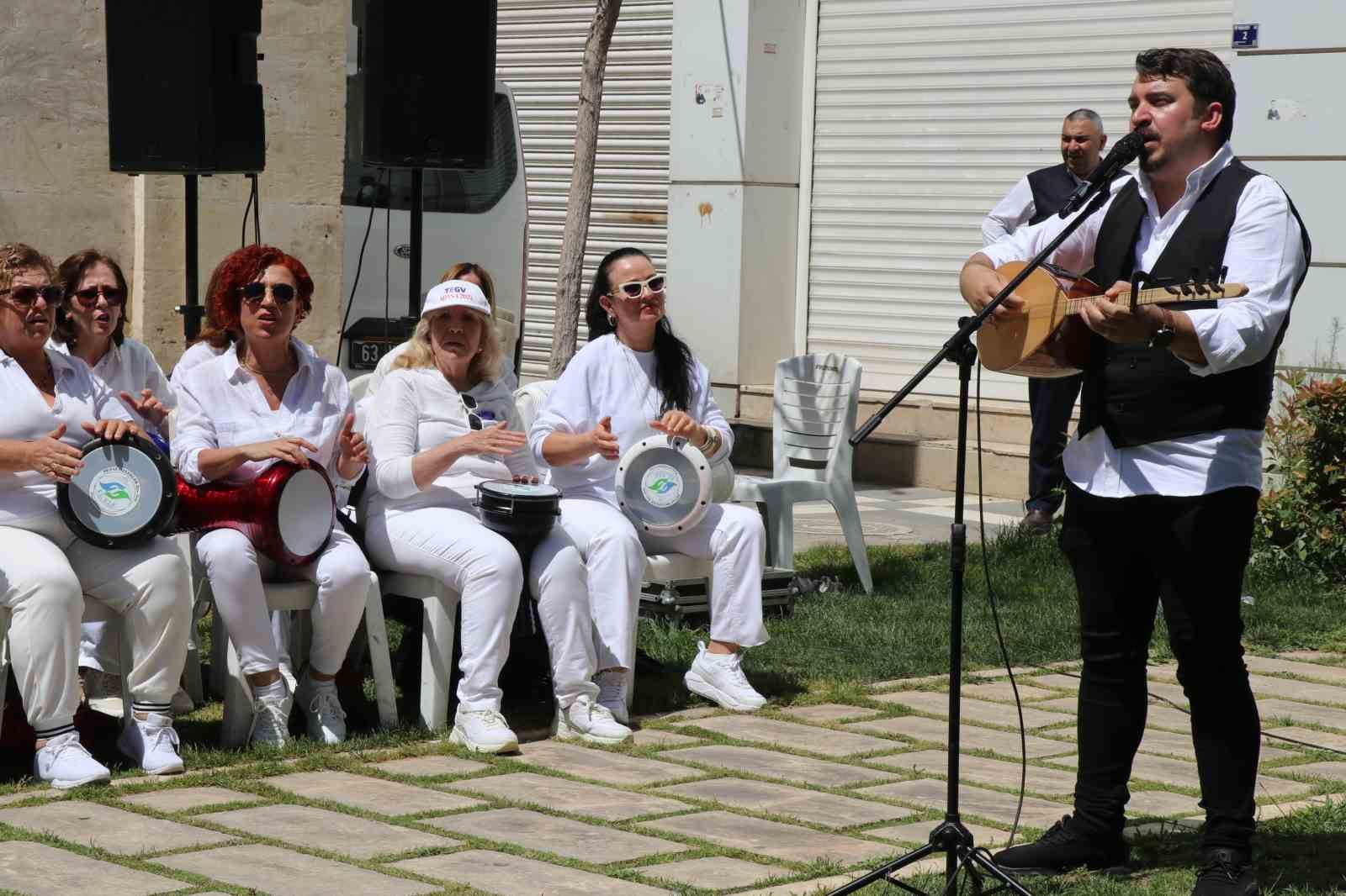 Büyükşehir Belediyesi, beyaz melekleri Urfalılarla buluşturdu