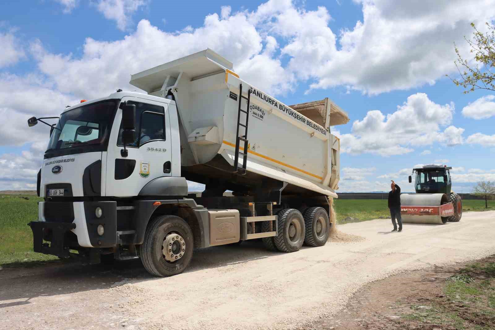 Siverek’te yol çalışmalarıyla ulaşım konforu artıyor